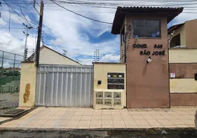 Foto 1 de Casa de Condomínio com 4 Quartos para alugar, 170m² em Sapiranga, Fortaleza