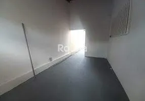 Foto 1 de Casa com 2 Quartos para alugar, 70m² em Martins, Uberlândia