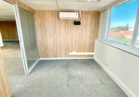 Foto 1 de Imóvel Comercial com 2 Quartos para alugar, 240m² em Granja dos Cavaleiros, Macaé