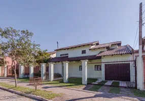 Foto 1 de Casa com 4 Quartos à venda, 274m² em Ipanema, Porto Alegre