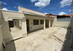 Foto 1 de Casa com 3 Quartos para alugar, 200m² em Guará, Brasília