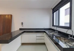 Foto 1 de Casa de Condomínio com 2 Quartos à venda, 146m² em Santa Cecília, São Paulo
