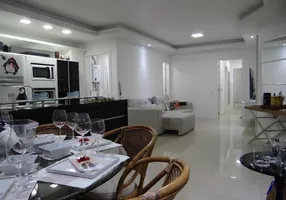 Foto 1 de Apartamento com 3 Quartos à venda, 98m² em Centro, Balneário Camboriú