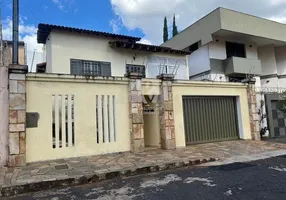 Foto 1 de Casa com 3 Quartos à venda, 274m² em Santa Maria, Uberlândia