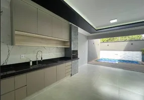 Foto 1 de Casa com 3 Quartos à venda, 195m² em Parque Paraiso, Itapecerica da Serra
