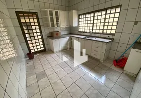 Foto 1 de Casa com 3 Quartos à venda, 178m² em Jardim Santa Rosa , Jaú