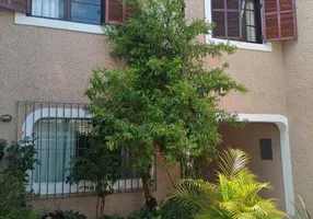 Foto 1 de Sobrado com 3 Quartos à venda, 180m² em Jardim Clementino, Taboão da Serra