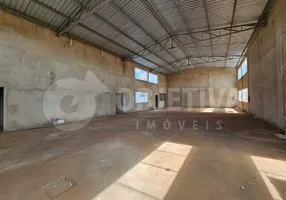 Foto 1 de Sala Comercial para alugar, 300m² em Jardim das Palmeiras, Uberlândia