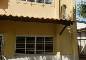 Foto 1 de Casa com 3 Quartos para alugar, 123m² em Pina, Recife