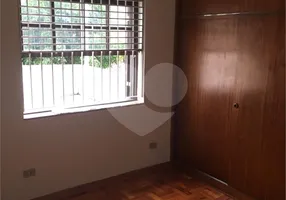 Foto 1 de Casa com 2 Quartos à venda, 108m² em Jardim Triangulo, Taboão da Serra