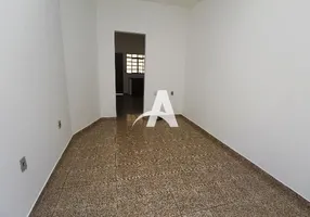 Foto 1 de Casa com 2 Quartos para alugar, 50m² em Santa Mônica, Uberlândia