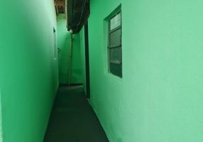 Foto 1 de Casa com 3 Quartos para alugar, 70m² em Setor Campinas, Goiânia