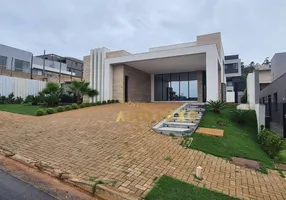 Foto 1 de Casa de Condomínio com 4 Quartos para venda ou aluguel, 247m² em Costa Laguna, Nova Lima