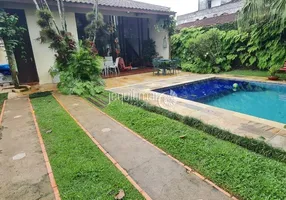 Foto 1 de Casa com 5 Quartos à venda, 190m² em Balneário Praia do Pernambuco, Guarujá