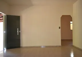 Foto 1 de Casa com 3 Quartos para alugar, 193m² em Conjunto Riviera, Goiânia