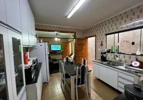 Foto 1 de Casa com 2 Quartos à venda, 125m² em Jardim das Quatro Marias, São Bernardo do Campo