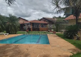 Foto 1 de Casa de Condomínio com 3 Quartos à venda, 300m² em , Guapiaçu