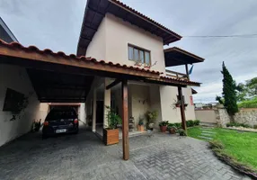Foto 1 de Casa com 4 Quartos à venda, 345m² em Carianos, Florianópolis