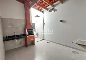 Foto 1 de Casa com 2 Quartos à venda, 120m² em Laranjeiras, Uberlândia