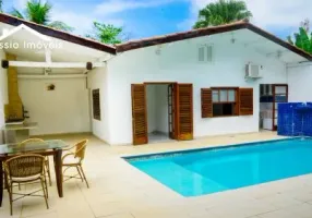 Foto 1 de Casa com 4 Quartos à venda, 270m² em Balneário Praia do Pernambuco, Guarujá