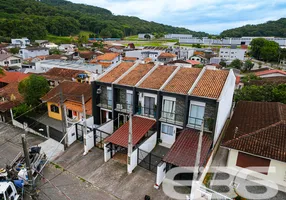 Foto 1 de Sobrado com 2 Quartos à venda, 69m² em Aventureiro, Joinville
