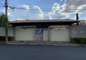Foto 1 de Sobrado com 3 Quartos à venda, 248m² em Cidade Jardim, São Carlos