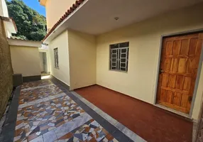 Foto 1 de Casa com 2 Quartos para alugar, 105m² em Colubandê, São Gonçalo