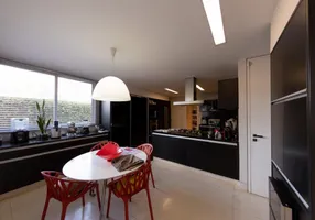 Foto 1 de Casa de Condomínio com 4 Quartos à venda, 760m² em Melville, Santana de Parnaíba