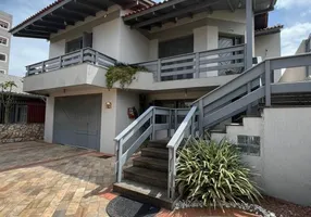 Foto 1 de Casa com 3 Quartos à venda, 287m² em Santa Catarina, Caxias do Sul