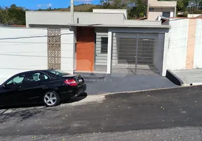 Foto 1 de Casa com 3 Quartos à venda, 164m² em Centro, Pedreira