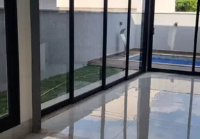 Foto 1 de Casa com 4 Quartos à venda, 240m² em Residencial Goiânia Golfe Clube, Goiânia