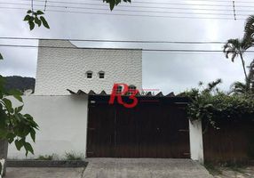Foto 1 de Sobrado com 4 Quartos à venda, 180m² em Jardim Guaiúba, Guarujá