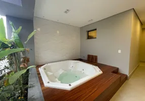 Foto 1 de Cobertura com 4 Quartos à venda, 335m² em Morada da Colina, Uberlândia