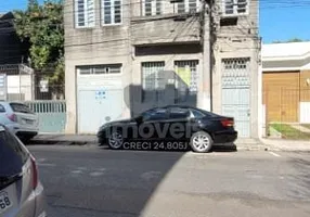 Foto 1 de Casa com 5 Quartos à venda, 240m² em Centro, Pelotas