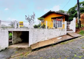 Foto 1 de Casa com 3 Quartos para alugar, 138m² em Nova Brasília, Joinville