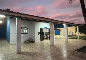 Foto 1 de Casa com 2 Quartos à venda, 220m² em Balneário Gaivotas, Itanhaém