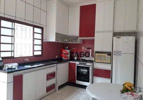 Foto 1 de Casa com 3 Quartos à venda, 137m² em Jardim Elza Amui II, Uberaba