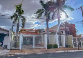 Foto 1 de Casa com 3 Quartos à venda, 309m² em Jardim Shangri La, Cuiabá