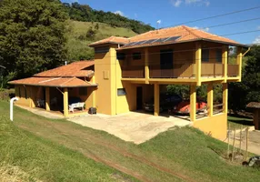 Foto 1 de Fazenda/Sítio com 4 Quartos à venda, 600m² em Zona Rural, Divinolândia