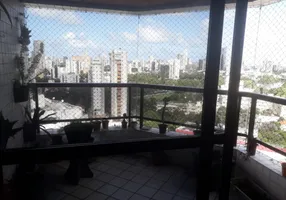 Foto 1 de Apartamento com 4 Quartos à venda, 130m² em Derby, Recife