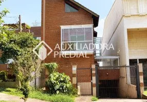 Foto 1 de Casa de Condomínio com 2 Quartos à venda, 174m² em Chácara das Pedras, Porto Alegre