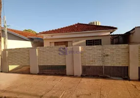 Foto 1 de Casa com 2 Quartos para alugar, 77m² em Jardim das Estações - Vila Xavier, Araraquara