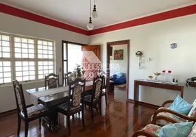Foto 1 de Casa com 4 Quartos à venda, 244m² em São Joaquim, Franca