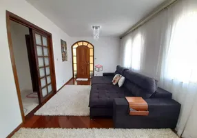 Foto 1 de Sobrado com 3 Quartos à venda, 219m² em Vila Eldizia, Santo André