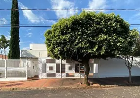 Foto 1 de Casa com 5 Quartos para venda ou aluguel, 450m² em Vila Harmonia, Araraquara