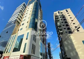 Foto 1 de Apartamento com 4 Quartos à venda, 138m² em Meia Praia, Itapema