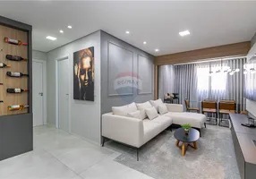 Foto 1 de Apartamento com 2 Quartos à venda, 130m² em Água Verde, Curitiba