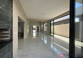 Foto 1 de Casa de Condomínio com 4 Quartos à venda, 238m² em Residencial Goiânia Golfe Clube, Goiânia