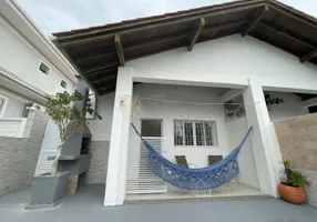 Foto 1 de Casa com 3 Quartos para alugar, 200m² em Jurerê, Florianópolis