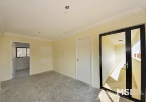 Foto 1 de Apartamento com 2 Quartos à venda, 54m² em Novo Mundo, Curitiba